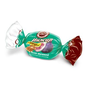 Инжир в бело-темной шоколадной глазури с грецким орехом